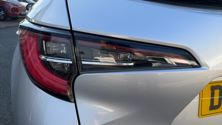 Toyota Corolla 2.0 VVT-i Hybrid Design 5dr CVT Hybrid Estate